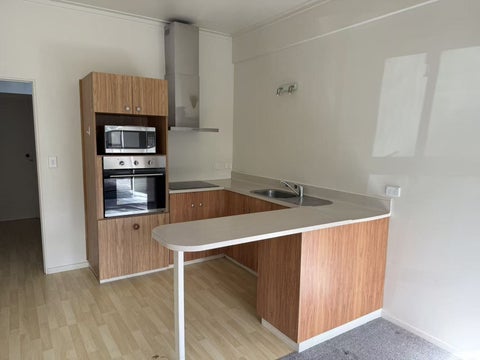 2/16 Lake Pupuke Drive, Takapuna, Auckland