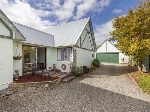 14 Wills Crescent, Ashhurst, Ashhurst
