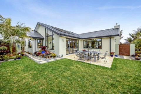 19 Dolphin Parade, Bell Block, New Plymouth