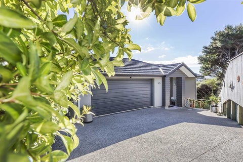 11 Deptford Lane, Whitby, Porirua