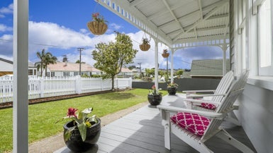 16 Fairfax Avenue, Northcote, Auckland
