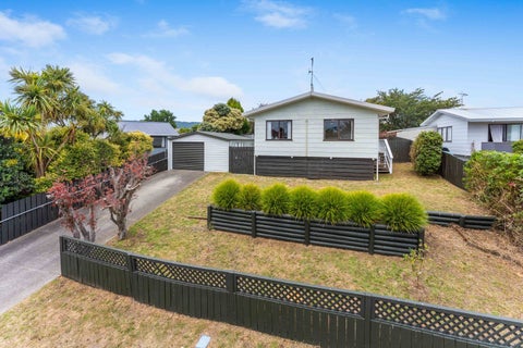 60 Campbell Avenue, Paraparaumu
