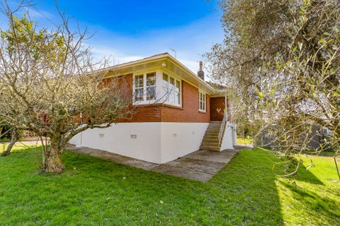 12 Wakeling Avenue, Te Atatu South, Auckland