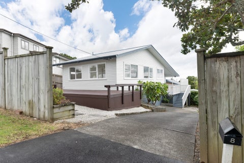 8 Hauraki Crescent, Pinehill, Auckland
