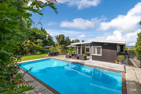 53 Parr Terrace, Castor Bay, Auckland