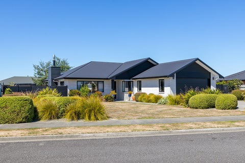 14 Feist Street, Carterton