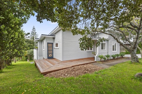 14 Main Road, Raglan, Raglan