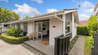 2/1 DELAWARE CRESCENT, Russley, Christchurch
