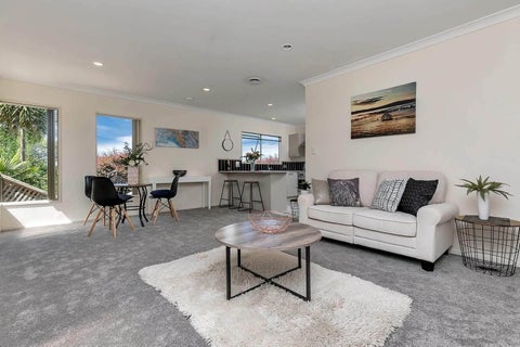 21A Hatherlow Street, Glenfield, Auckland