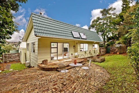 2/25 Woodlands Crescent, Browns Bay, Auckland