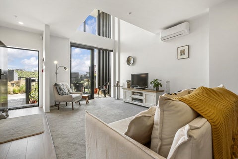 8/18 Karengo Street, Long Bay, Auckland
