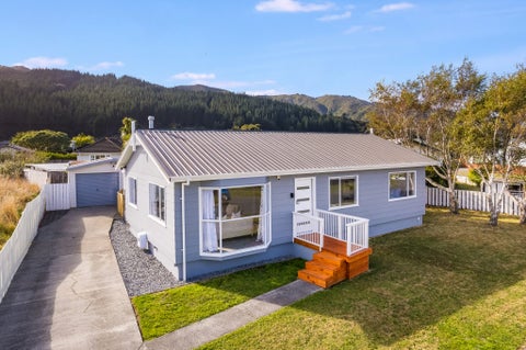 10 Grimsby Grove, Wainuiomata, Lower Hutt