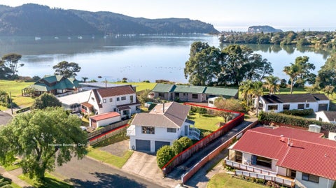 167 Durrant Drive, Whangamata