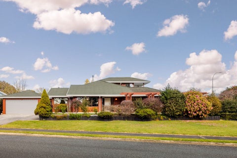 2 Byron Street, Leamington, Cambridge