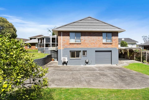 1/149 Chivalry Road, Glenfield, Auckland