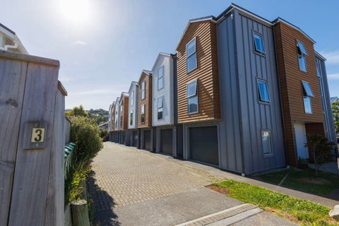 3/3 Rotoiti Street, Johnsonville, Wellington