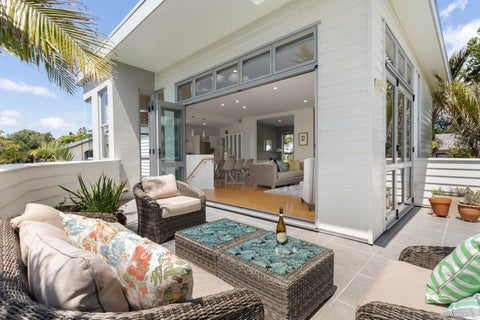 6 Frenz Drive, Titirangi, Auckland