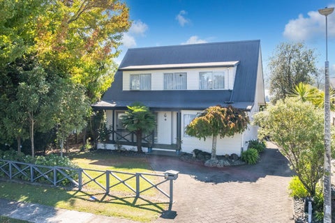 13 Lachlan Drive, Dinsdale, Hamilton