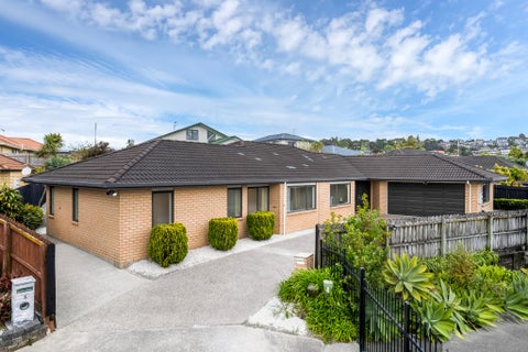 8 Bokeen Lane, Flat Bush, Auckland
