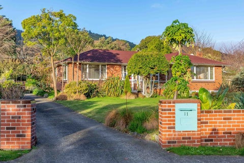 11 Iti Grove, Waikanae