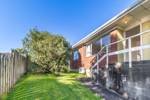 2/76 Millbrook Road, Henderson, Auckland