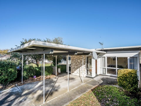 2 Hollows Crescent, Takaro, Palmerston North