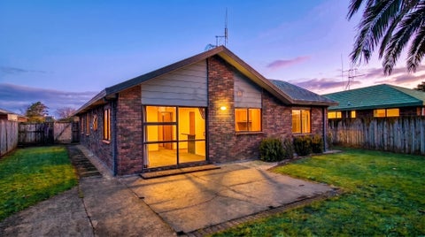 27 Newfield Drive, Fairview Downs, Hamilton