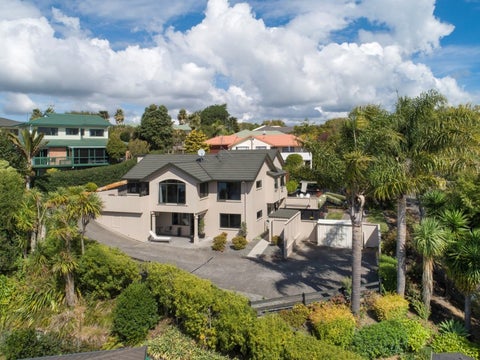 35 Mahonia Place, Pyes Pa, Tauranga