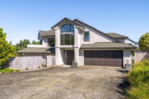 22 Lanyon Place, Whitby, Porirua