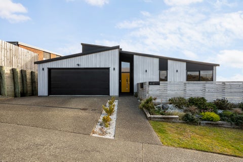 4 Lemonwood Way, Woodridge, Wellington