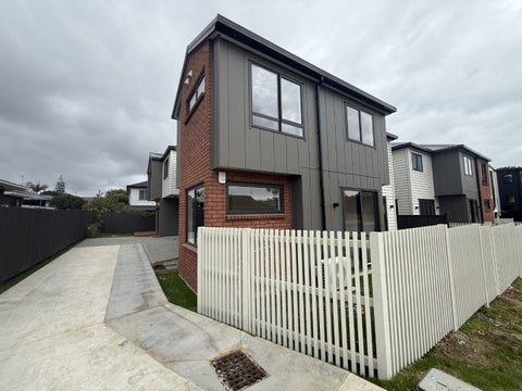 2/44 Abercrombie Street, Howick, Auckland