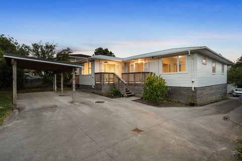 10 Windy Ridge Road, Glenfield, Auckland