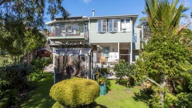 32A Capilano Place, Glenfield, Auckland