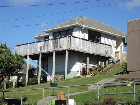 35 Pikarere Street, Titahi Bay, Porirua