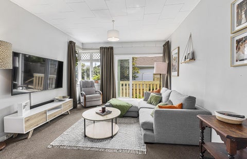 11 Creswick Terrace, Northland, Wellington
