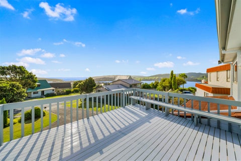 31 Mercury Way, Whitby, Porirua