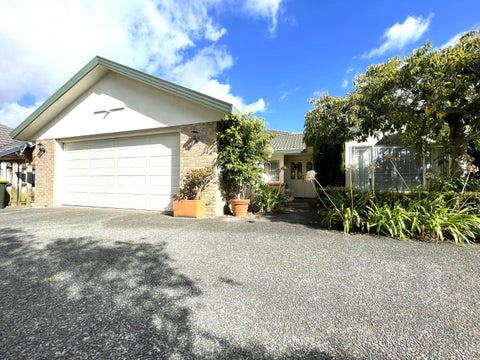 27 Oakridge Way, Northpark, Auckland