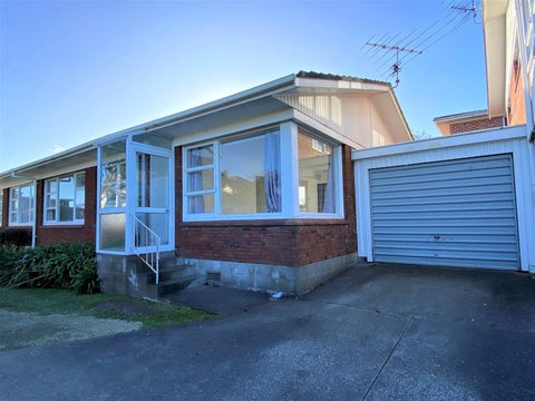 2/166 East Coast Road, Forrest Hill, Auckland