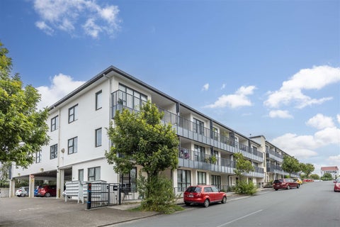 1E/1 Wadier Place, Henderson, Auckland