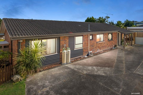 2/3 Flavia Place, Lynfield, Auckland
