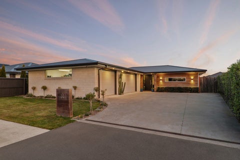 30 Whitehorn Drive, Lincoln, Lincoln