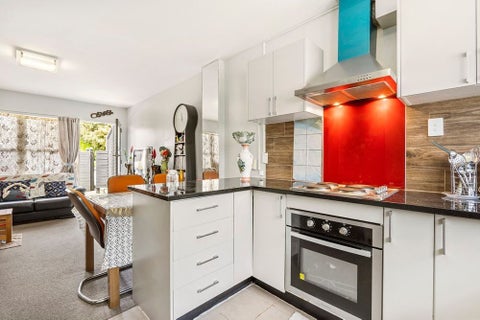 9/11 Tawera Road, Greenlane, Auckland