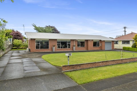 200 High Street, Eltham, Eltham