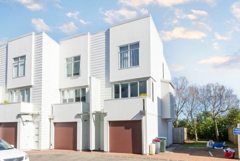 19/852 Mount Eden Road, Three Kings, Auckland