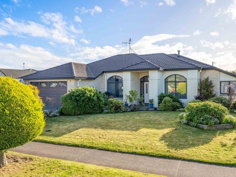 166 Milne Drive, Paraparaumu