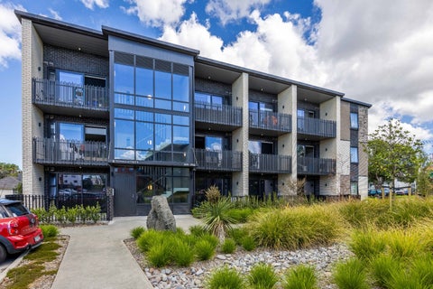 201/2 Torino Street, Point England, Auckland