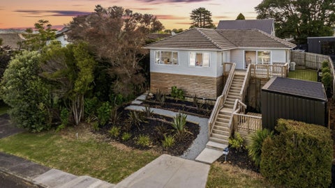 9 Fitzwater Place, Henderson, Auckland