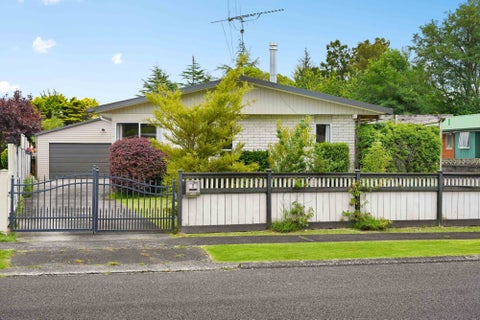 5 Brookbank Place, Glenview, Hamilton