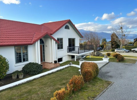 49 Cedar Drive, Kelvin Heights, Queenstown