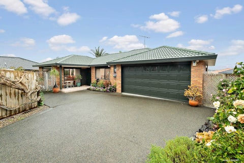 17 Kath Hopper Drive, Orewa, Orewa